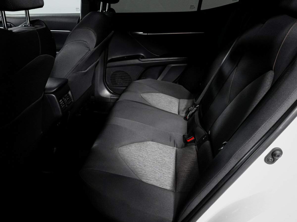 Toyota Camry с пробегом — 2019 год. Фото: #9