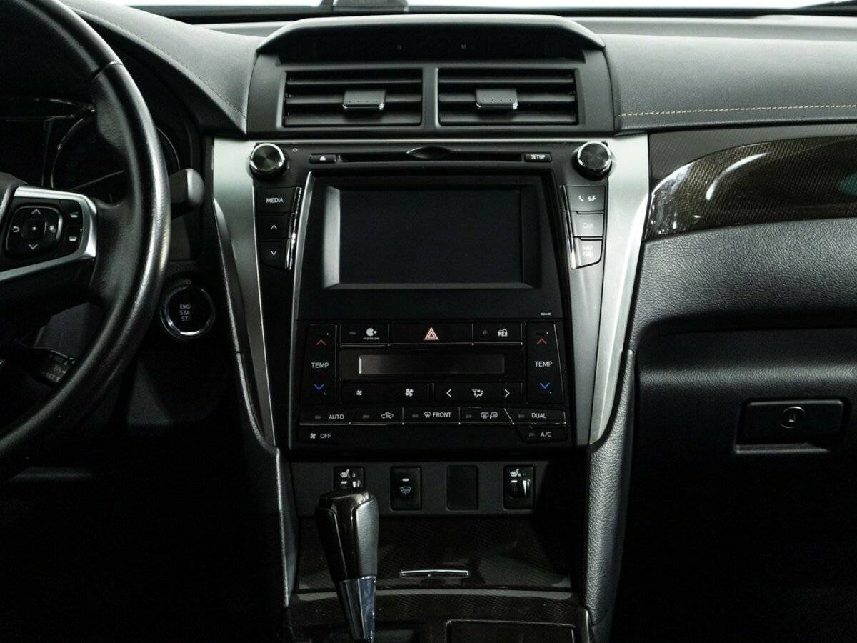 Toyota Camry с пробегом — 2015 год. Фото: #13