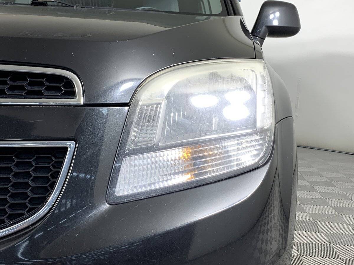 Chevrolet Orlando с пробегом — 2013 год. Фото: #9