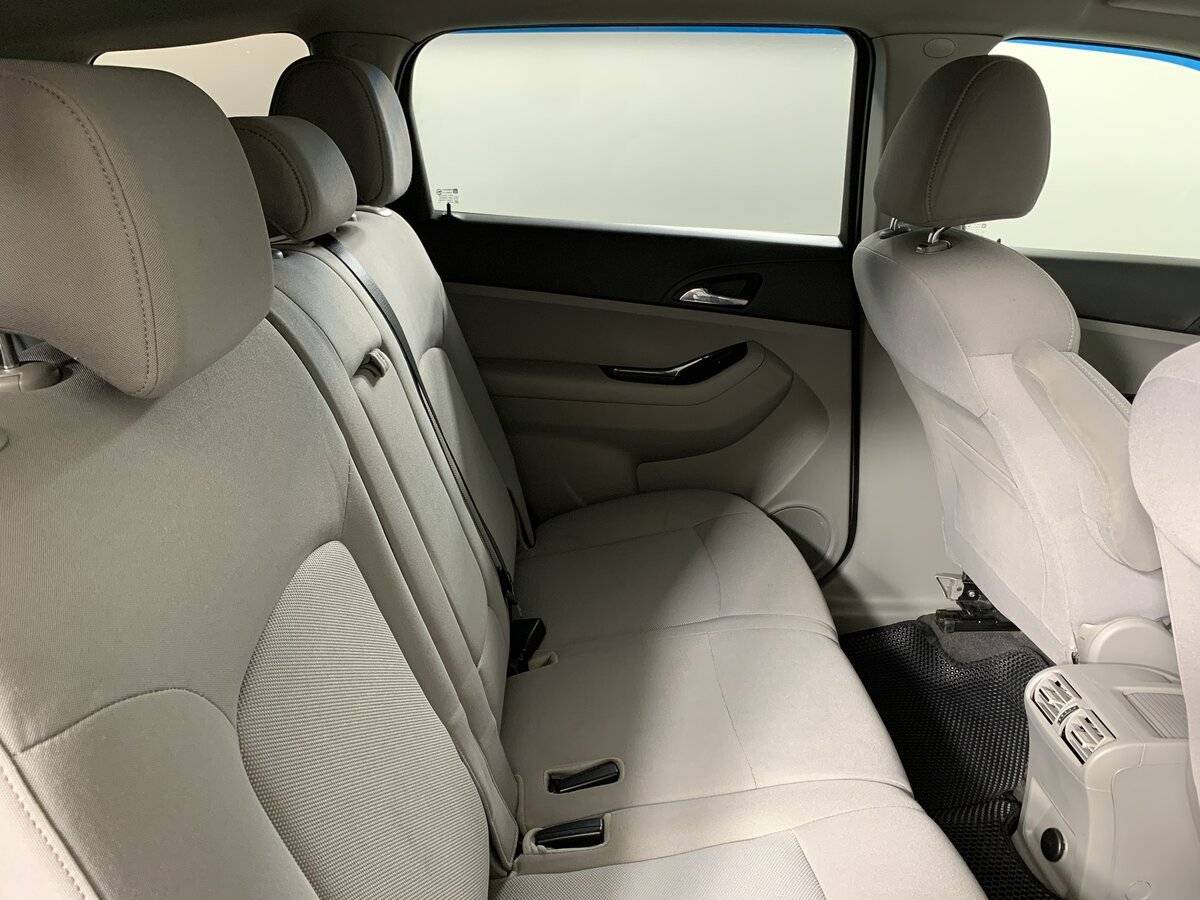 Chevrolet Orlando с пробегом — 2013 год. Фото: #16