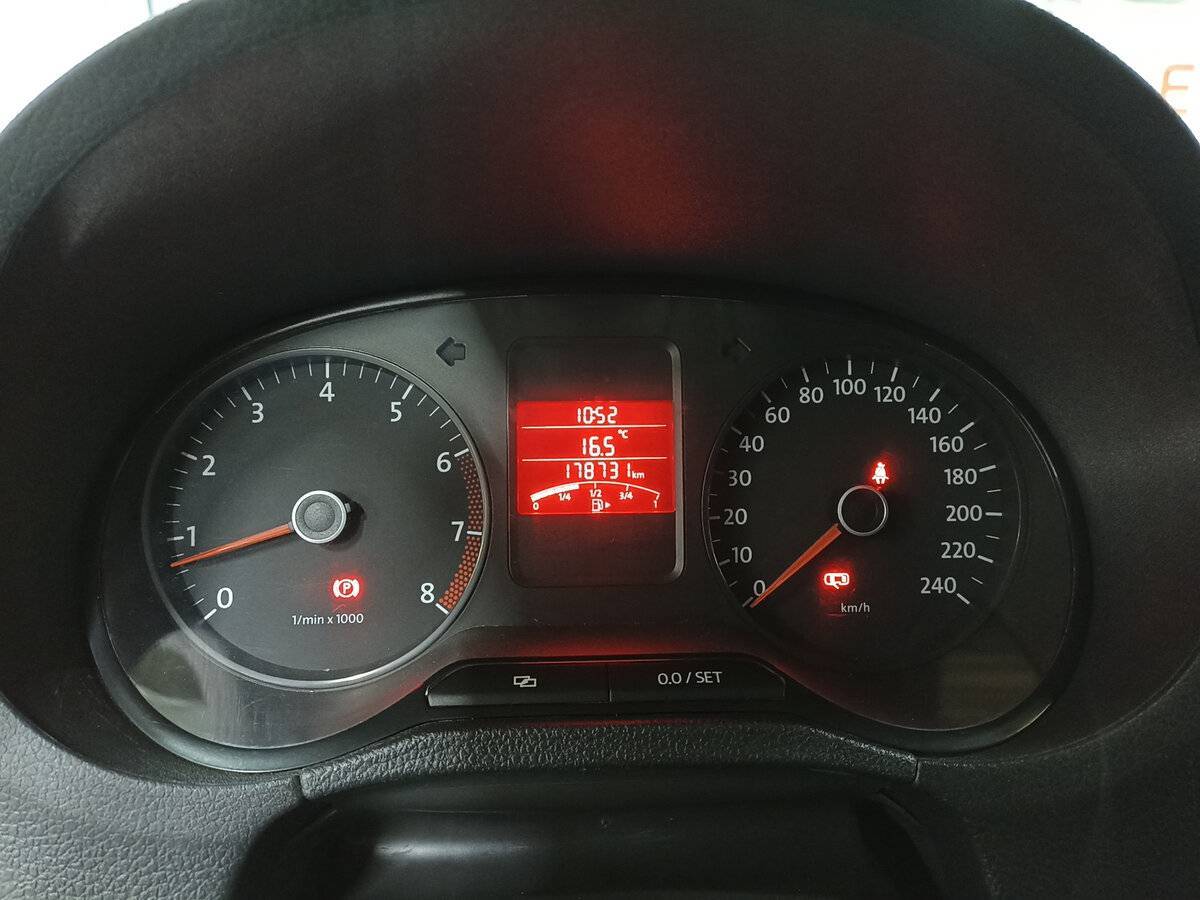 Volkswagen Polo с пробегом — 2013 год. Фото: #12