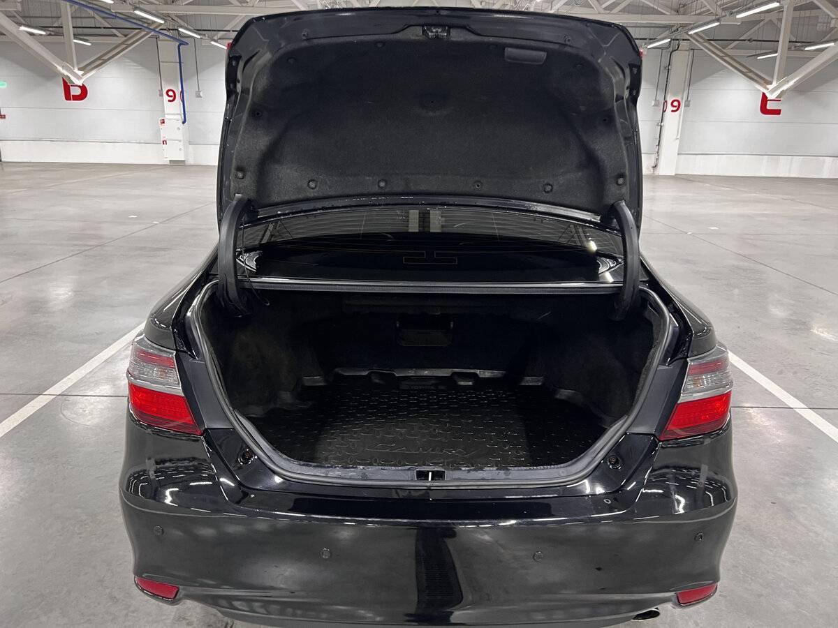 Toyota Camry с пробегом — 2015 год. Фото: #9