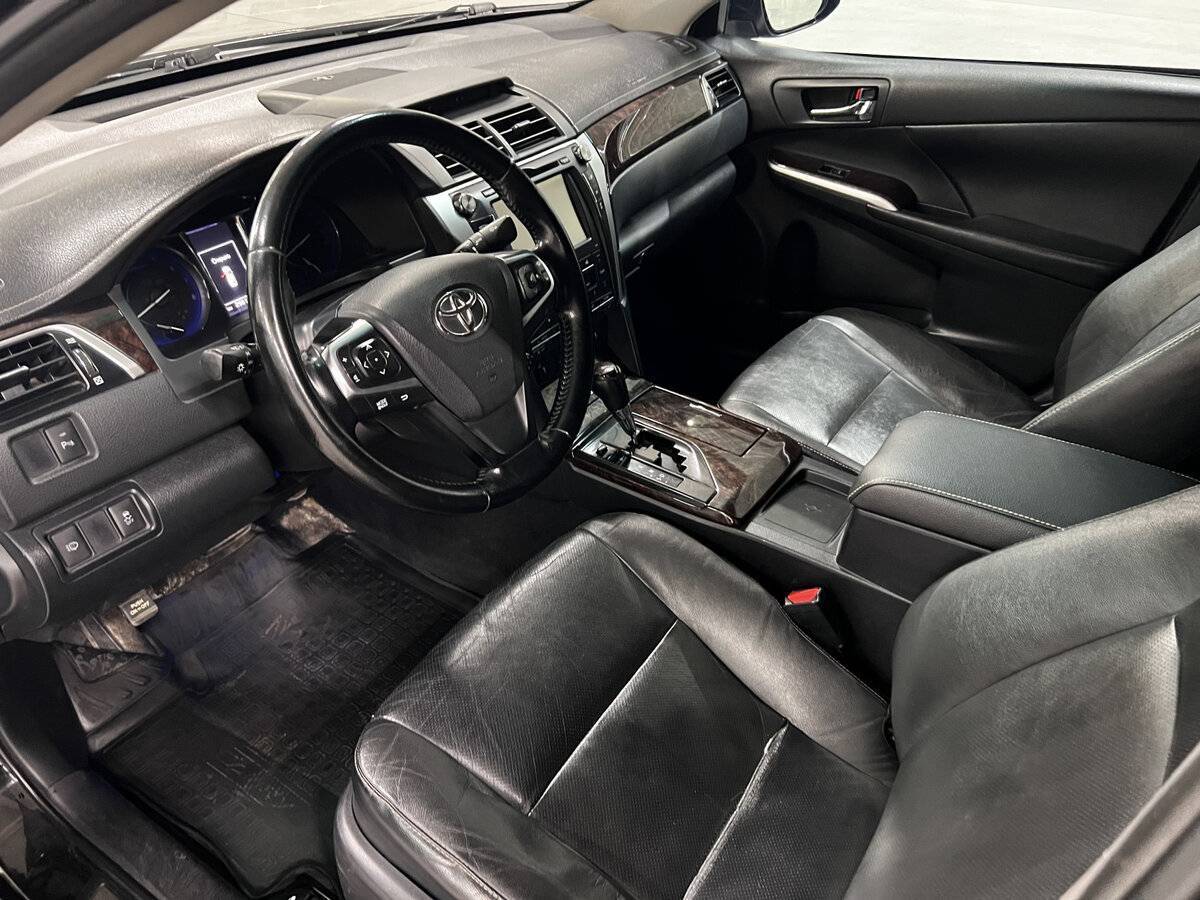 Toyota Camry с пробегом — 2015 год. Фото: #15