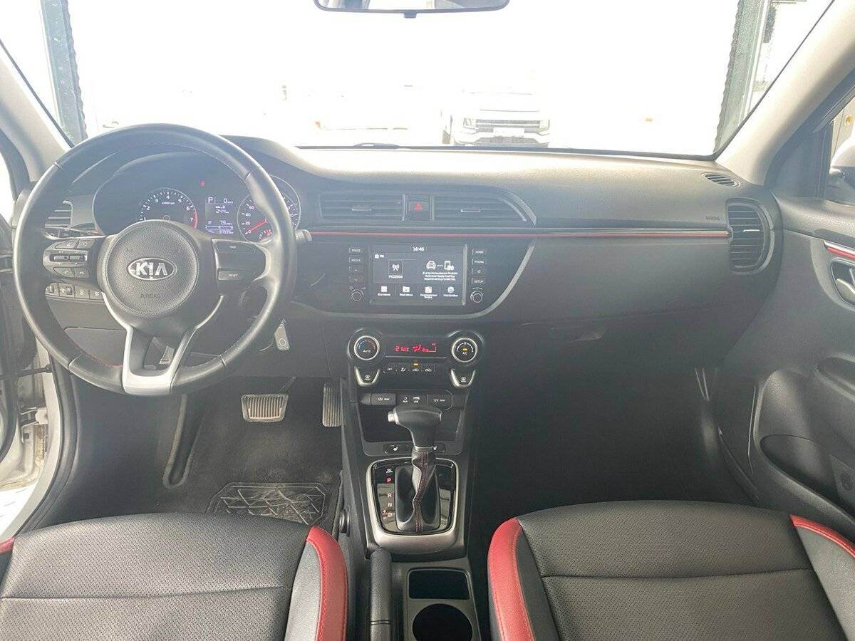 Kia Rio с пробегом — 2020 год. Фото: #13