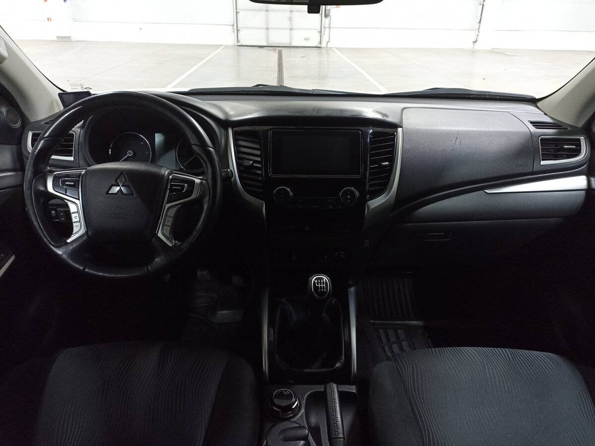 Mitsubishi Pajero Sport с пробегом — 2018 год. Фото: #13