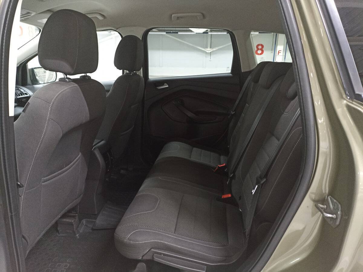 Ford Kuga с пробегом — 2014 год. Фото: #11