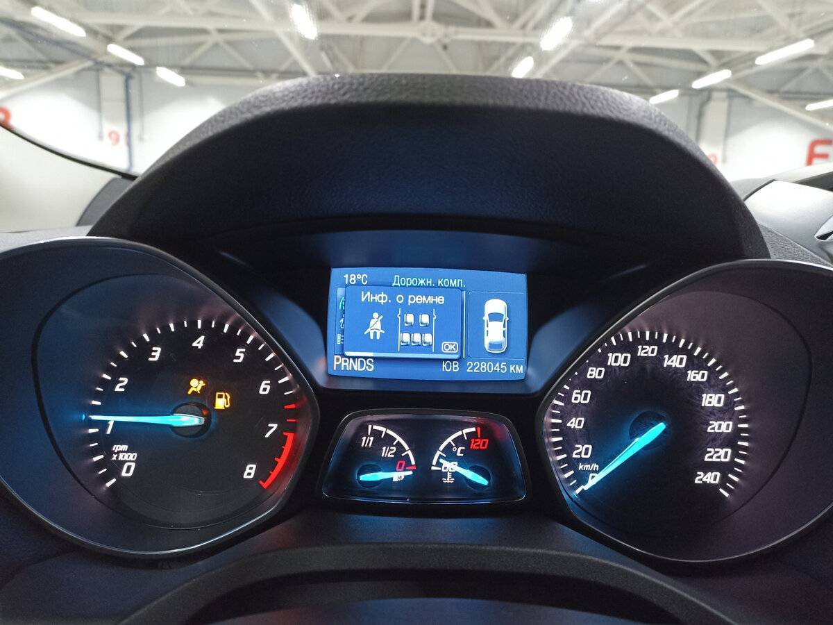 Ford Kuga с пробегом — 2014 год. Фото: #12