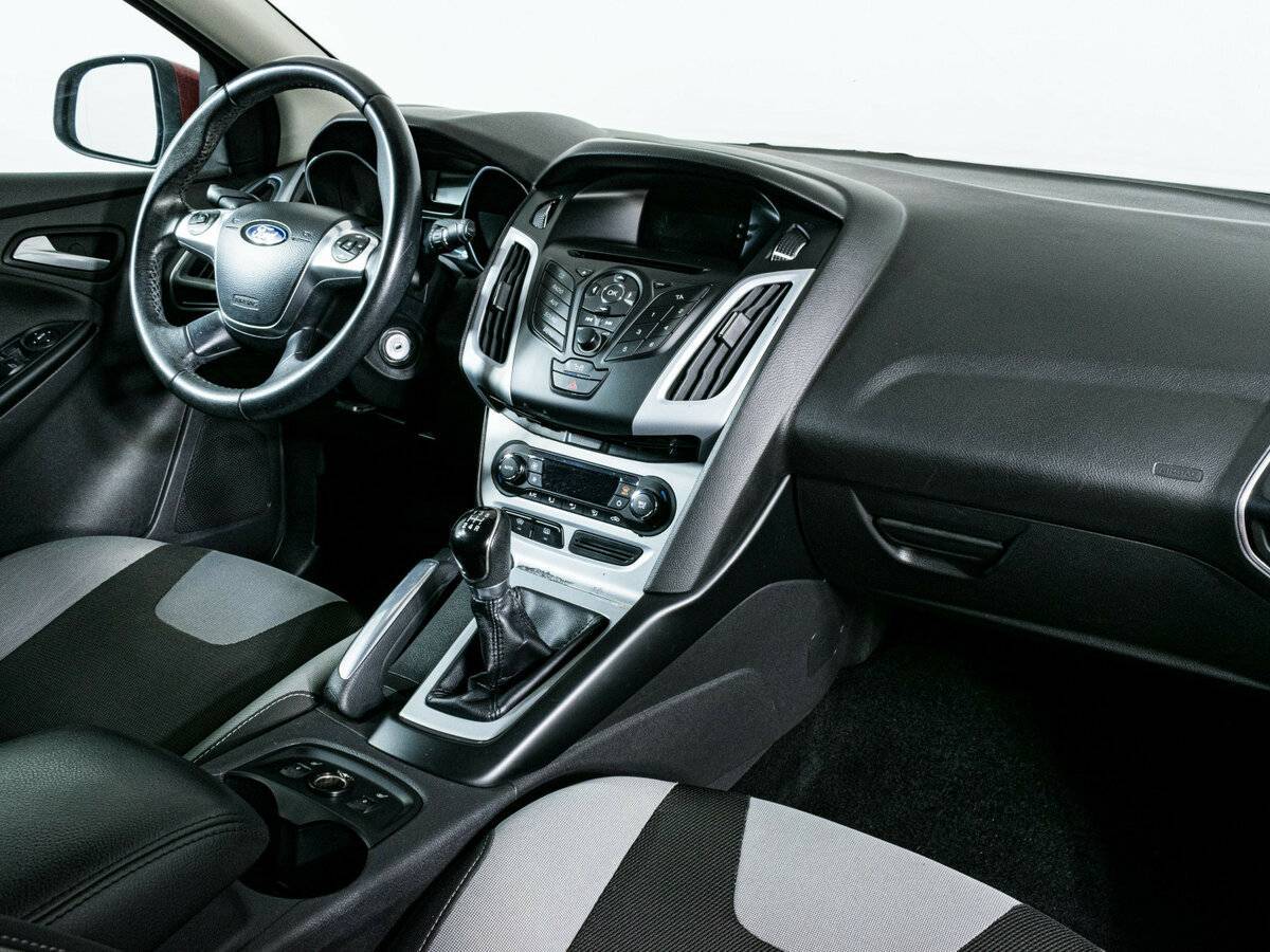 Ford Focus с пробегом — 2012 год. Фото: #9