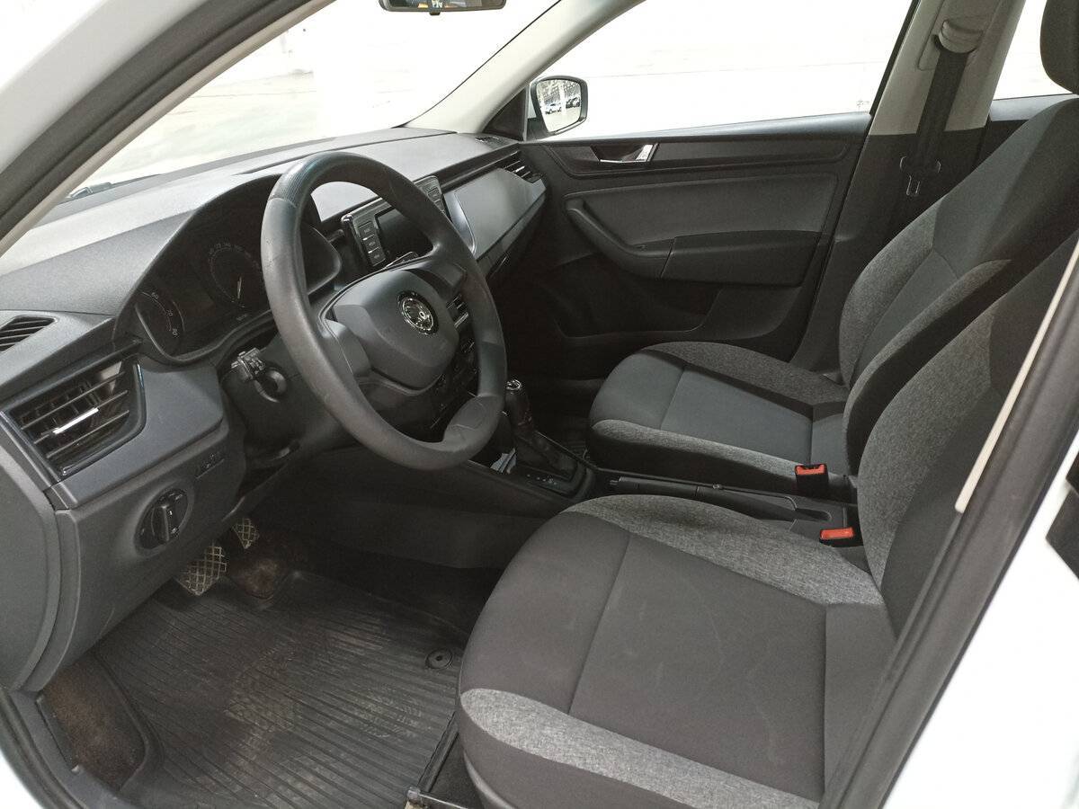 Skoda Rapid с пробегом — 2021 год. Фото: #15