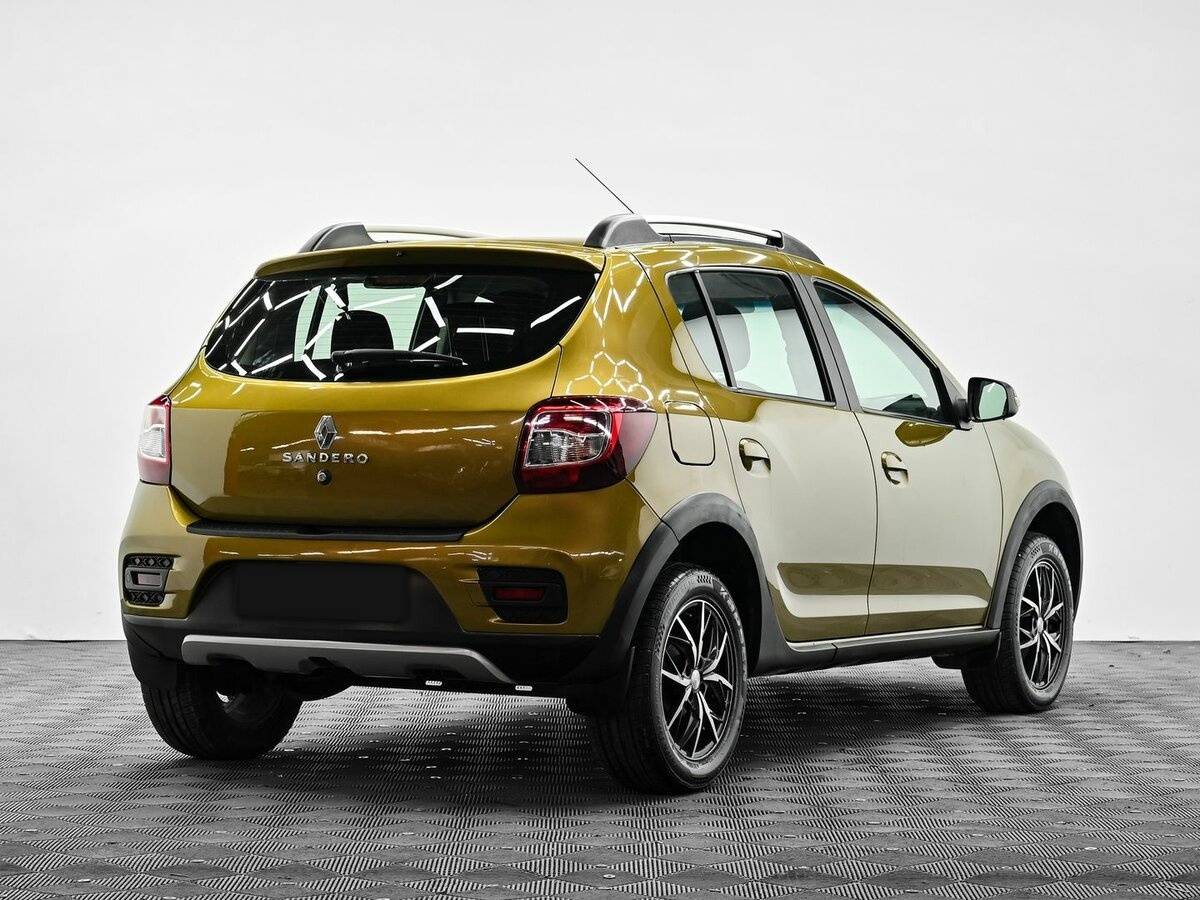 Renault Sandero с пробегом — 2016 год. Фото: #3