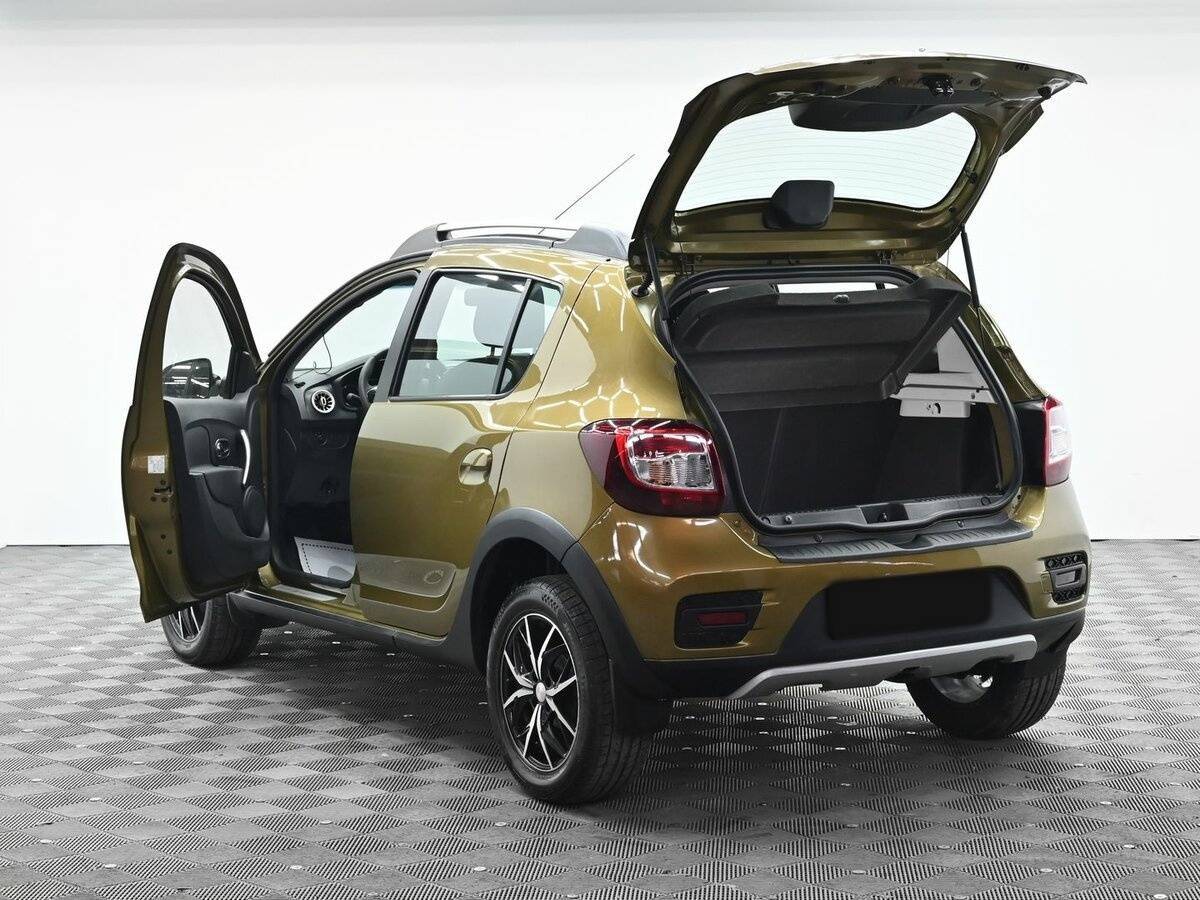 Renault Sandero с пробегом — 2016 год. Фото: #4