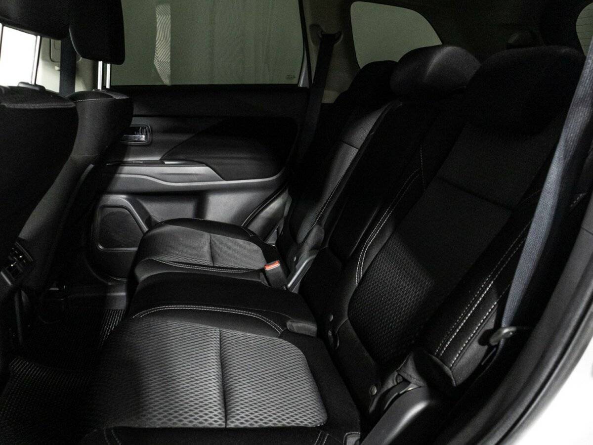 Mitsubishi Outlander с пробегом — 2020 год. Фото: #7