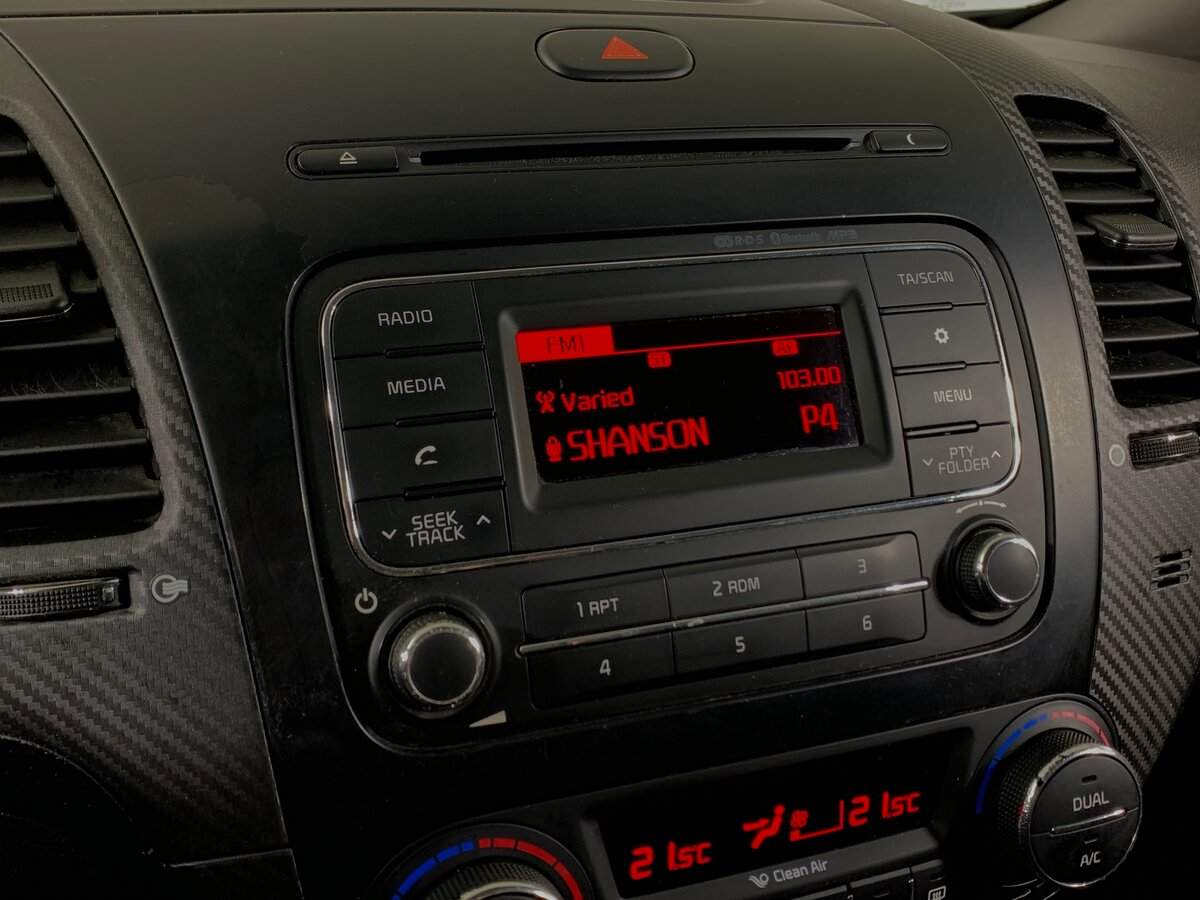 Kia Cerato с пробегом — 2013 год. Фото: #14