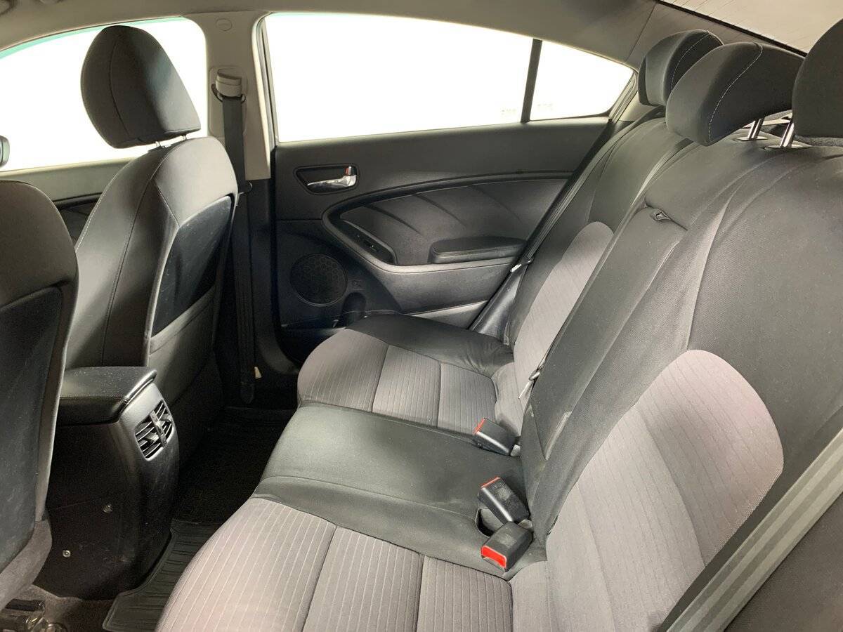 Kia Cerato с пробегом — 2013 год. Фото: #17