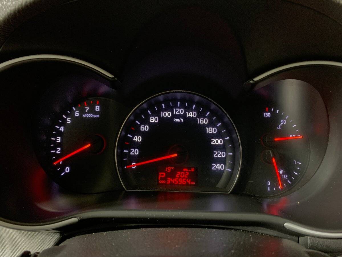 Kia Sorento с пробегом — 2014 год. Фото: #13