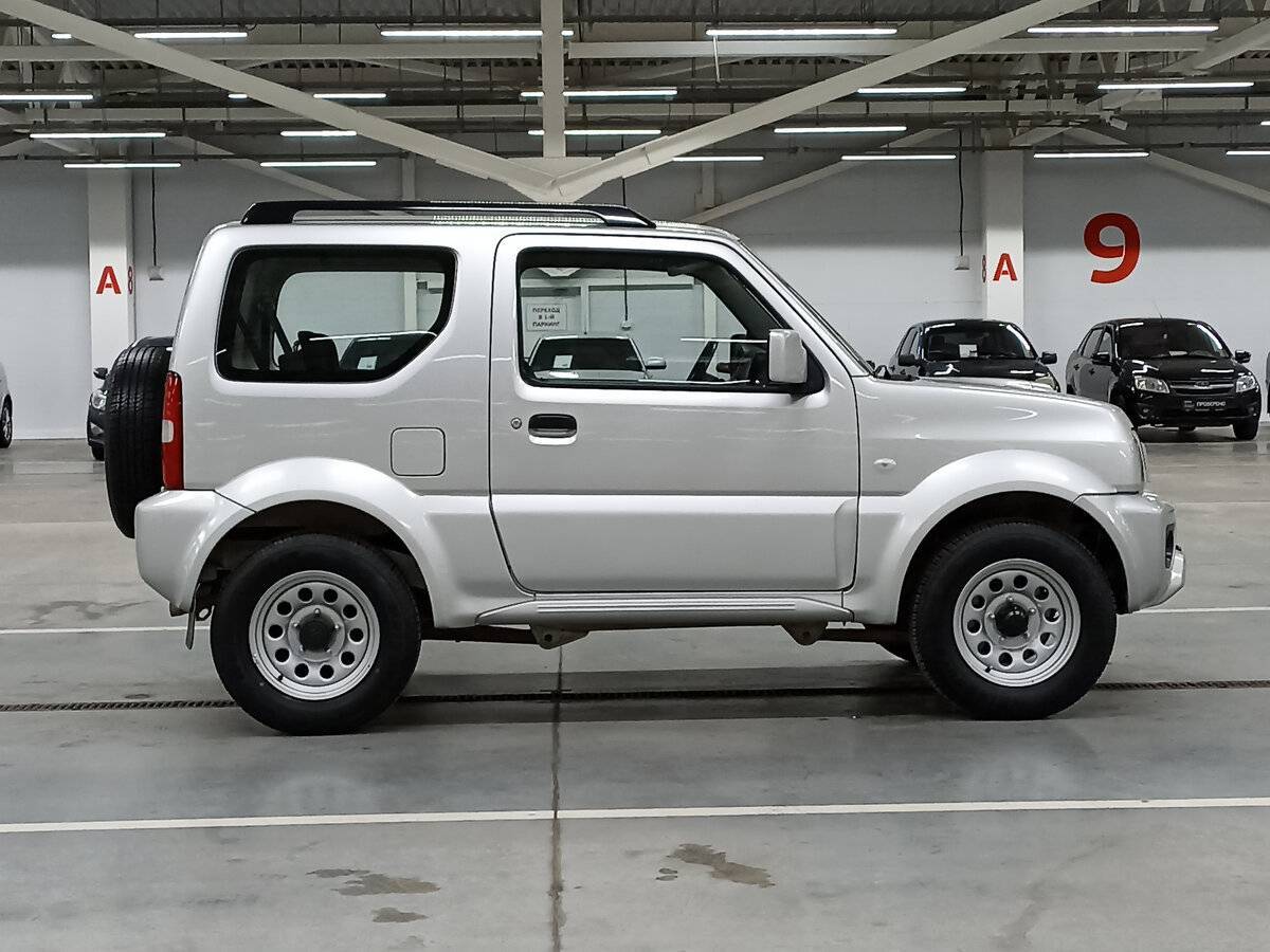 Suzuki Jimny с пробегом — 2013 год. Фото: #3