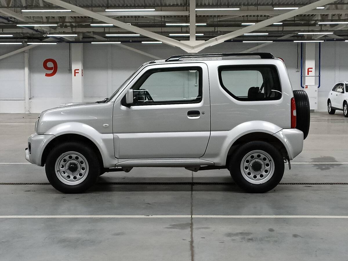 Suzuki Jimny с пробегом — 2013 год. Фото: #7