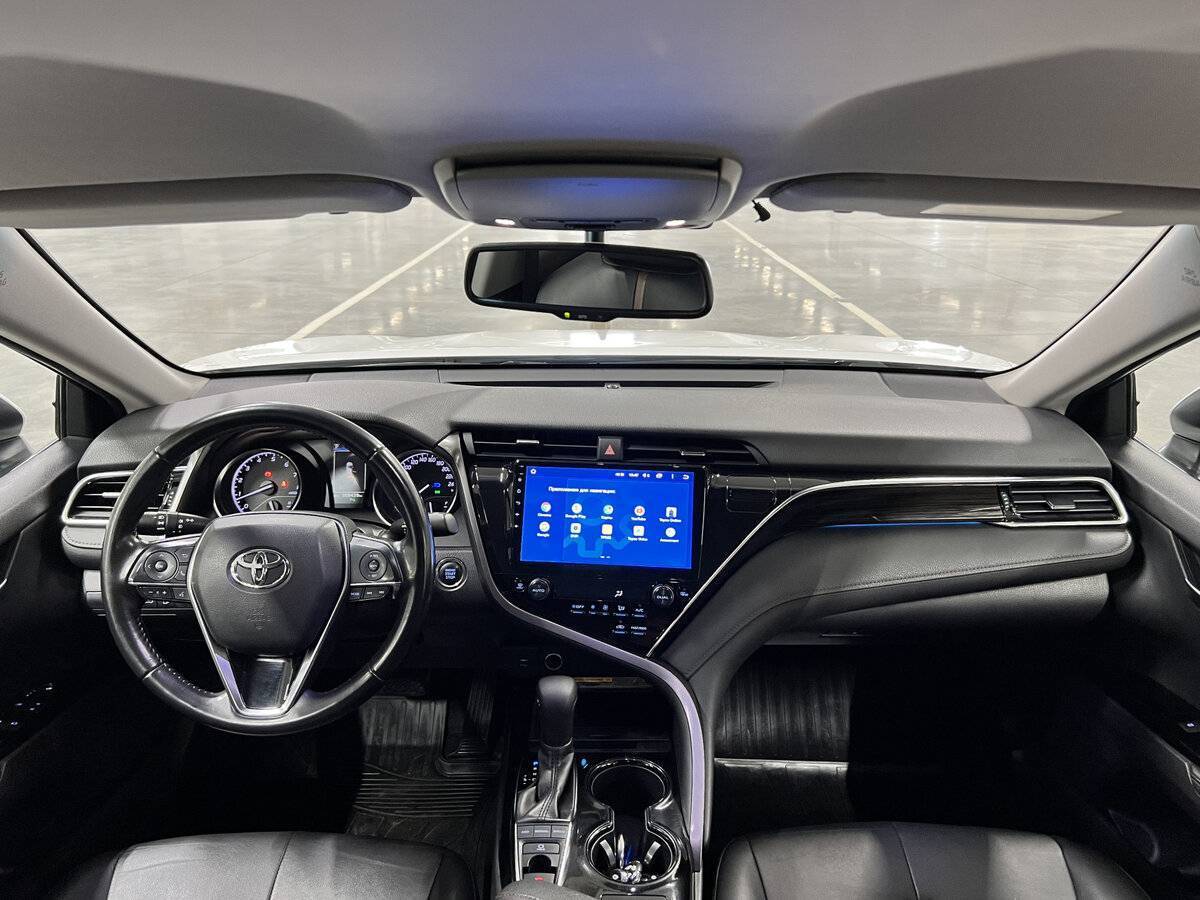 Toyota Camry с пробегом — 2018 год. Фото: #13