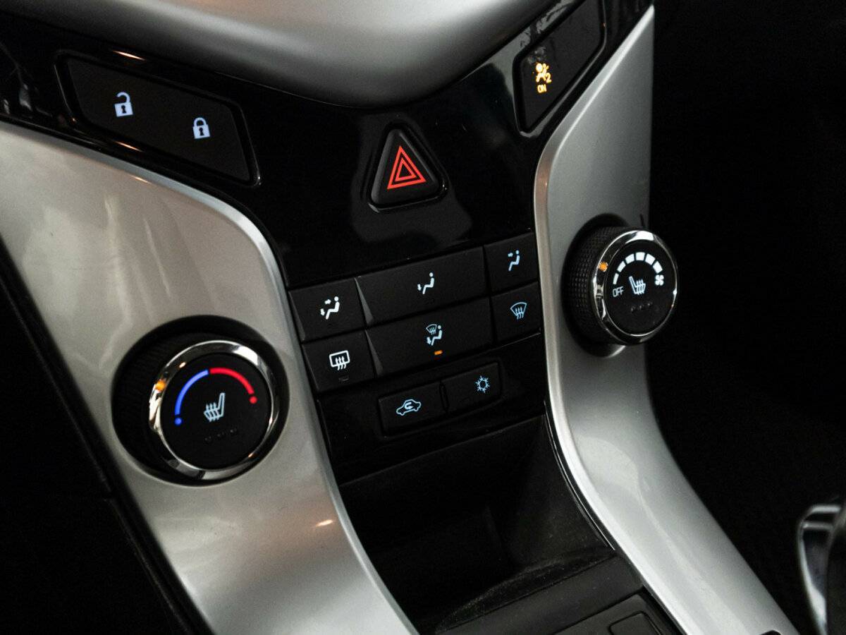 Chevrolet Cruze с пробегом — 2013 год. Фото: #16