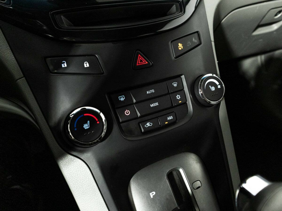 Chevrolet Orlando с пробегом — 2012 год. Фото: #15