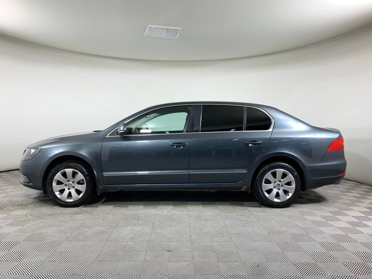 Skoda Superb с пробегом — 2014 год. Фото: #6