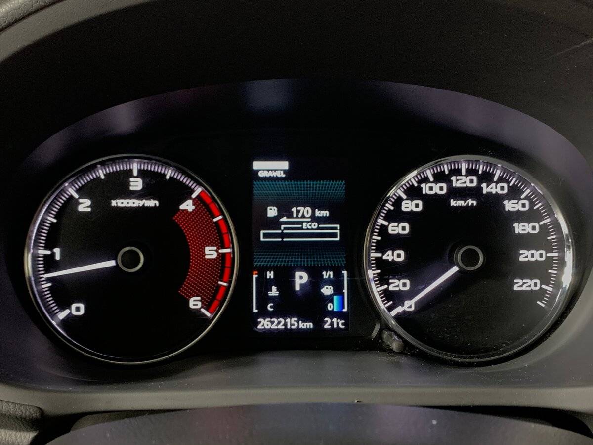 Mitsubishi Pajero Sport с пробегом — 2018 год. Фото: #13