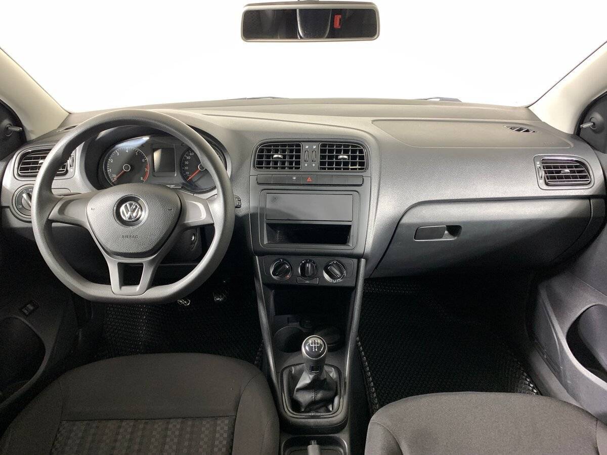 Volkswagen Polo с пробегом — 2018 год. Фото: #11