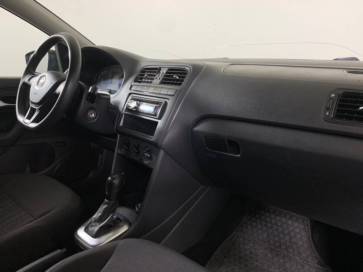 Volkswagen Polo с пробегом — 2017 год. Фото: #12