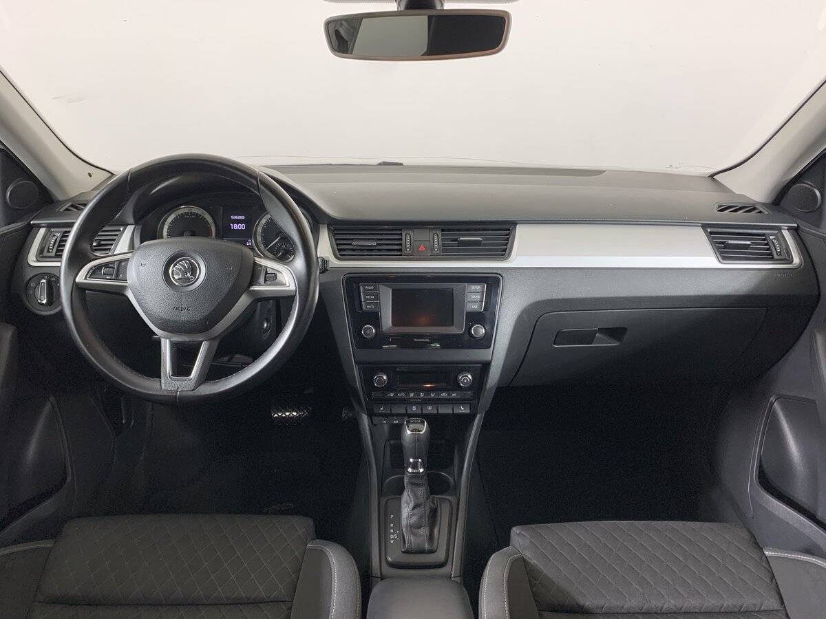 Skoda Rapid с пробегом — 2016 год. Фото: #11