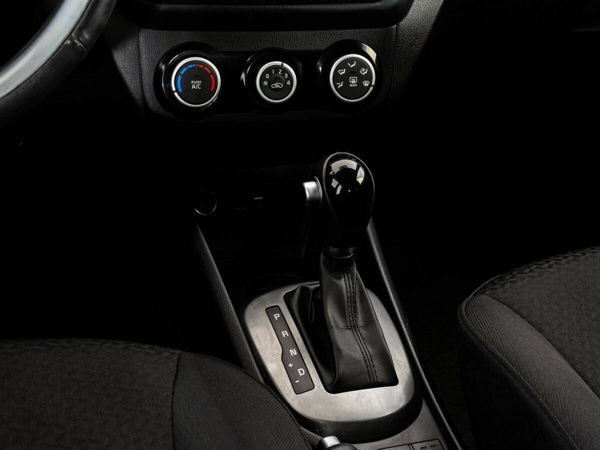 Kia Rio с пробегом — 2017 год. Фото: #12