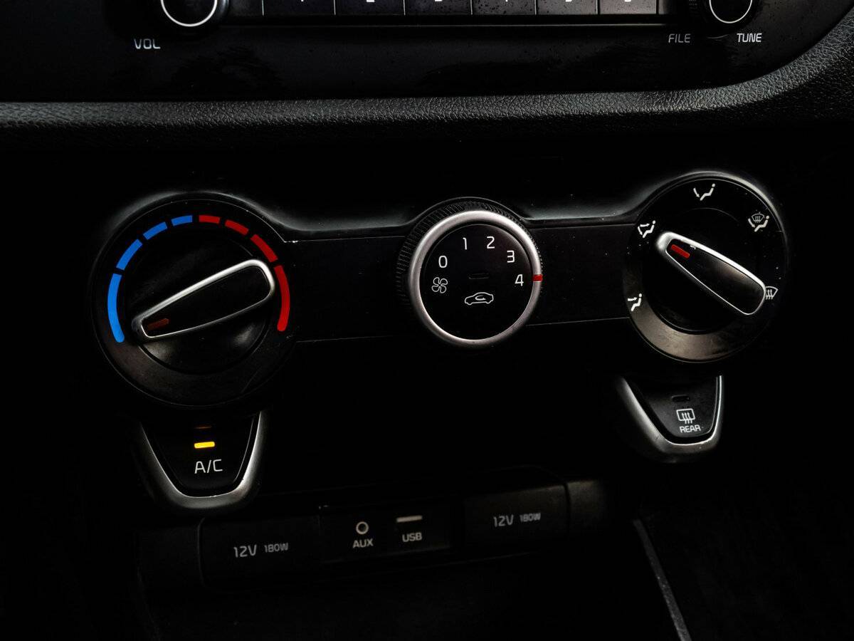 Kia Rio с пробегом — 2017 год. Фото: #7