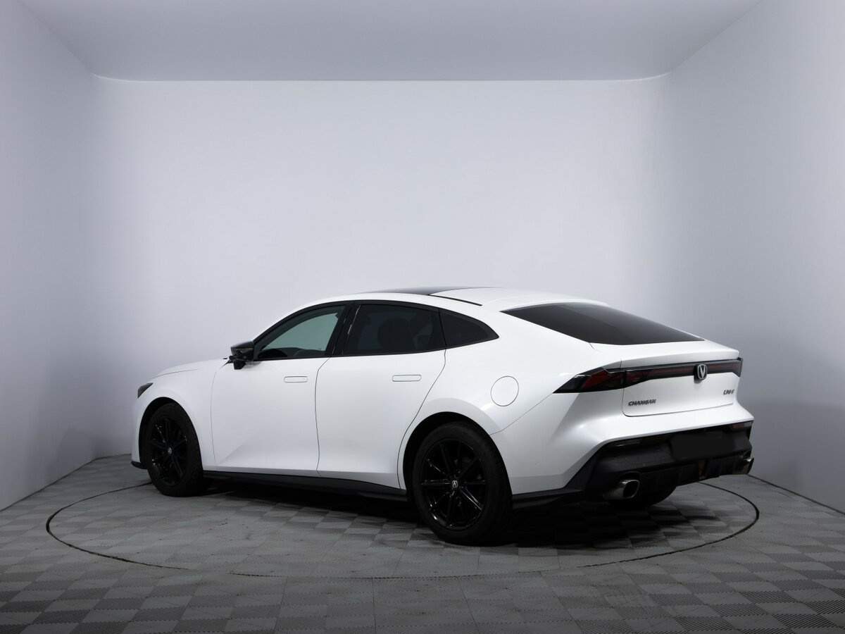 Changan UNI-V с пробегом — 2023 год. Фото: #6