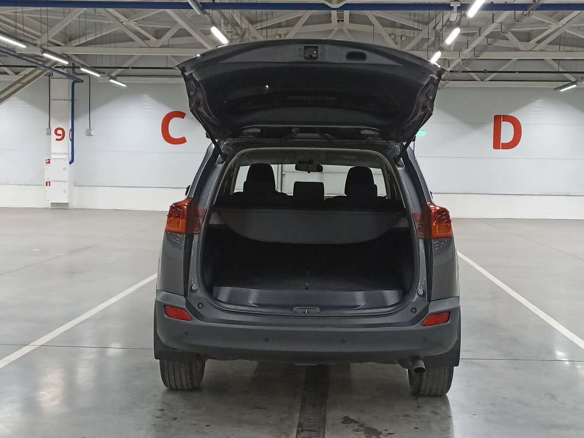 Toyota RAV4 с пробегом — 2013 год. Фото: #9