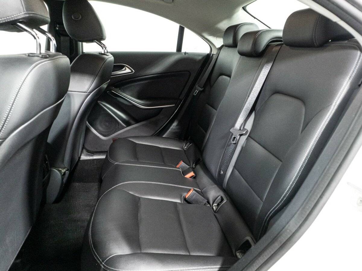 Mercedes-Benz CLA с пробегом — 2015 год. Фото: #9