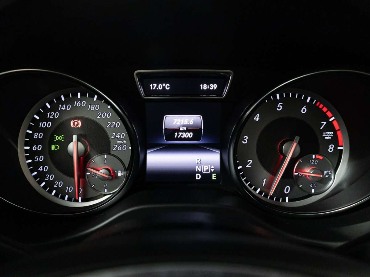 Mercedes-Benz CLA с пробегом — 2015 год. Фото: #11