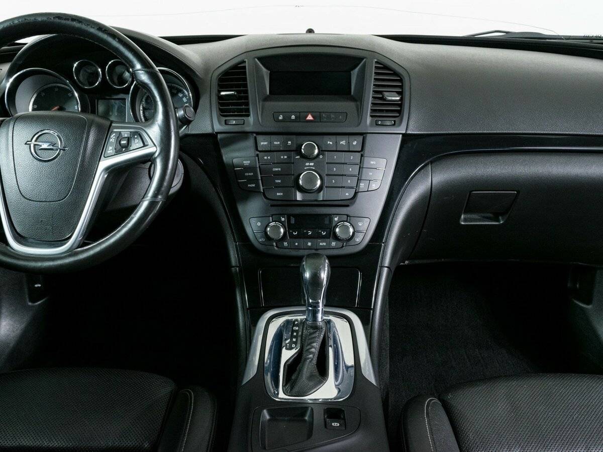 Opel Insignia с пробегом — 2012 год. Фото: #10