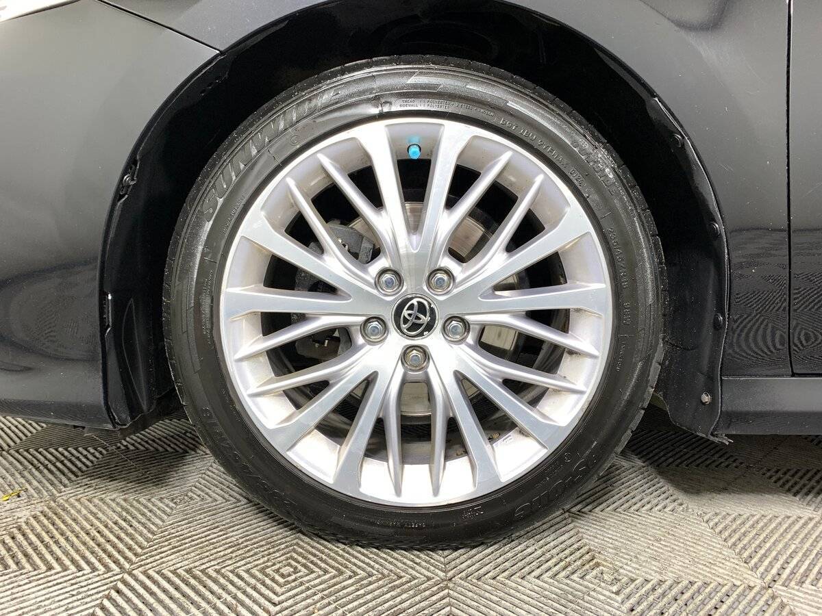 Toyota Camry с пробегом — 2018 год. Фото: #8