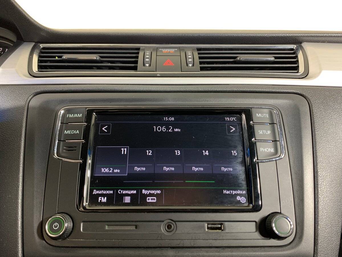 Skoda Rapid с пробегом — 2015 год. Фото: #14