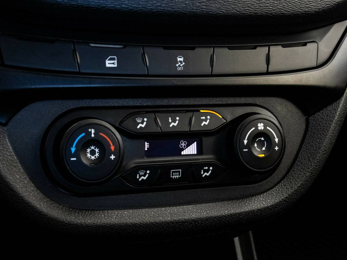 Lada (ВАЗ) Vesta с пробегом — 2021 год. Фото: #12