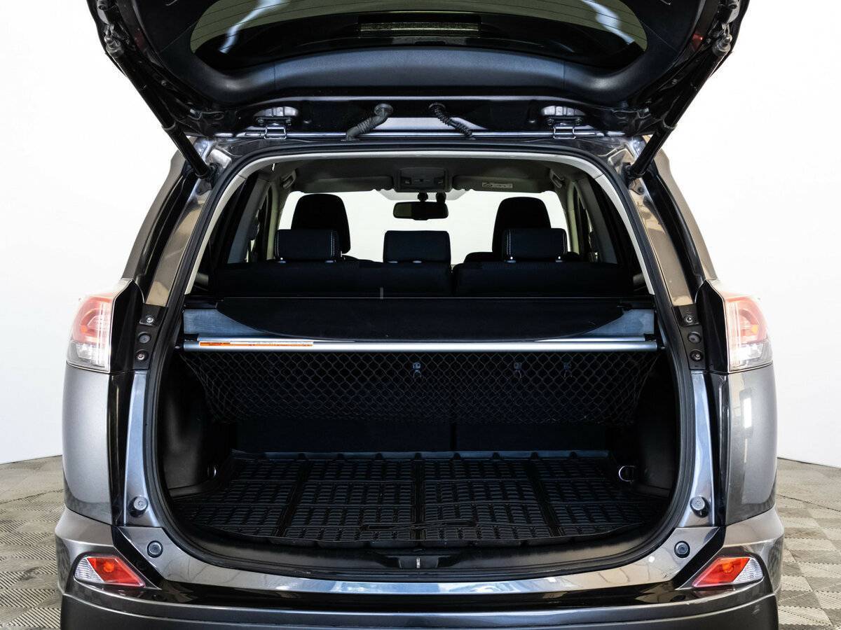 Toyota RAV4 с пробегом — 2016 год. Фото: #17