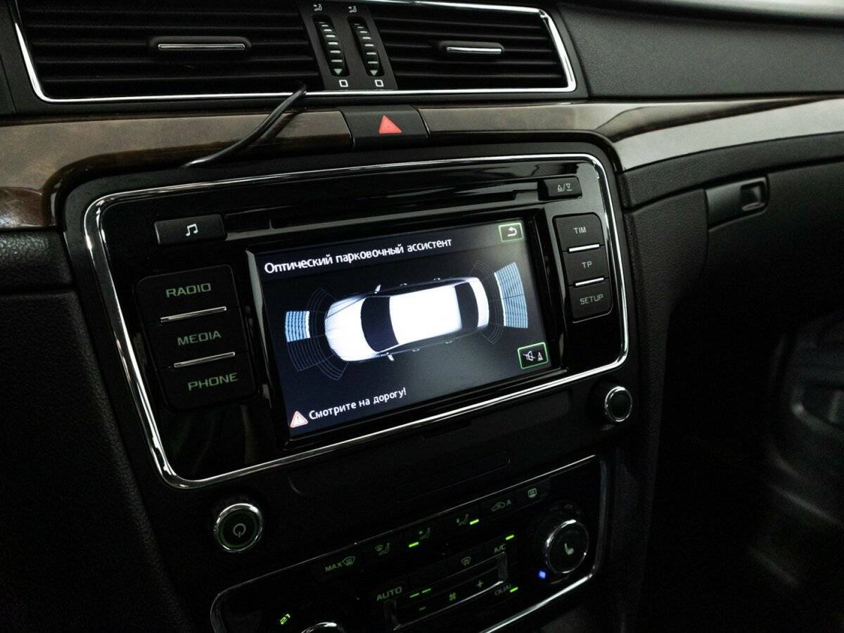 Skoda Superb с пробегом — 2013 год. Фото: #17