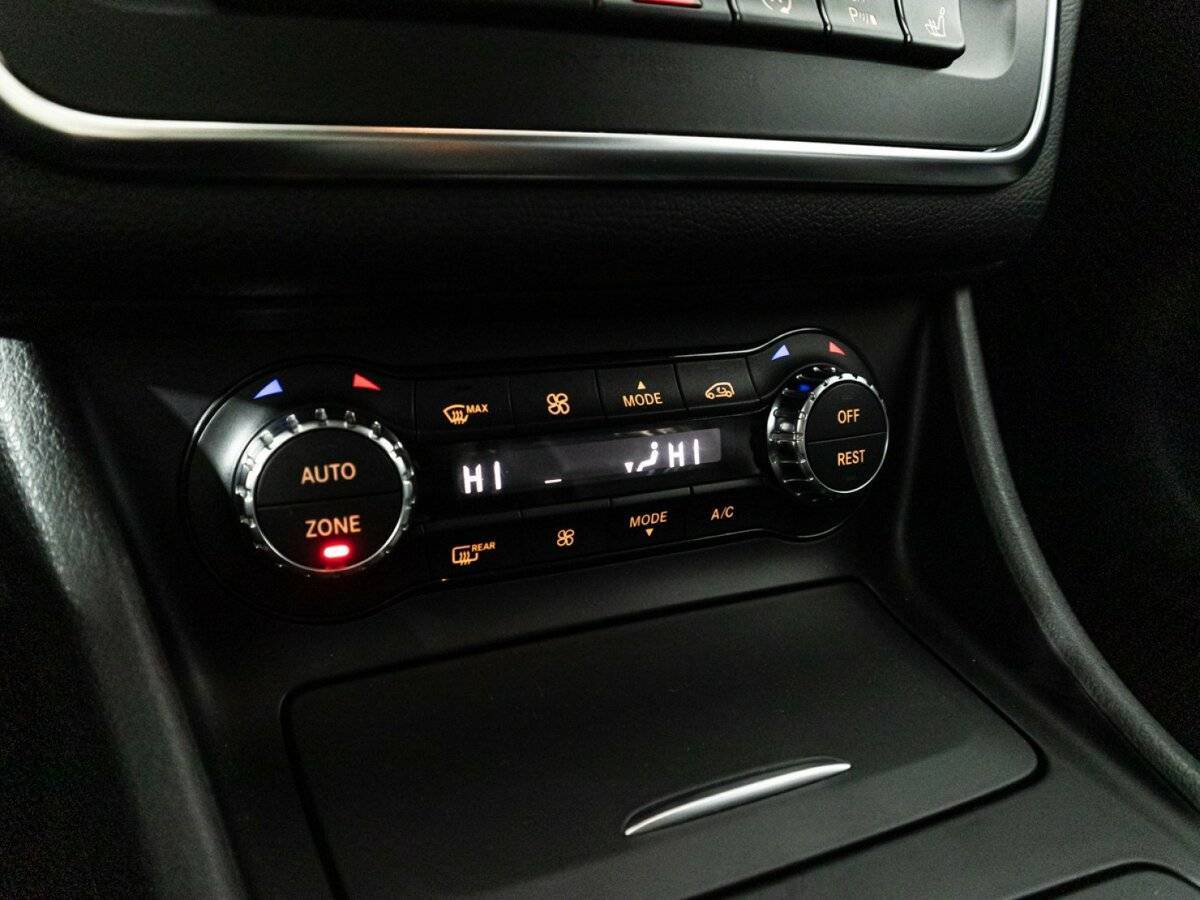 Mercedes-Benz CLA с пробегом — 2015 год. Фото: #15