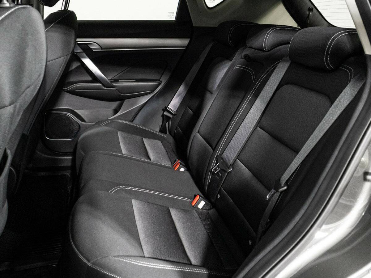 Geely Coolray с пробегом — 2023 год. Фото: #9