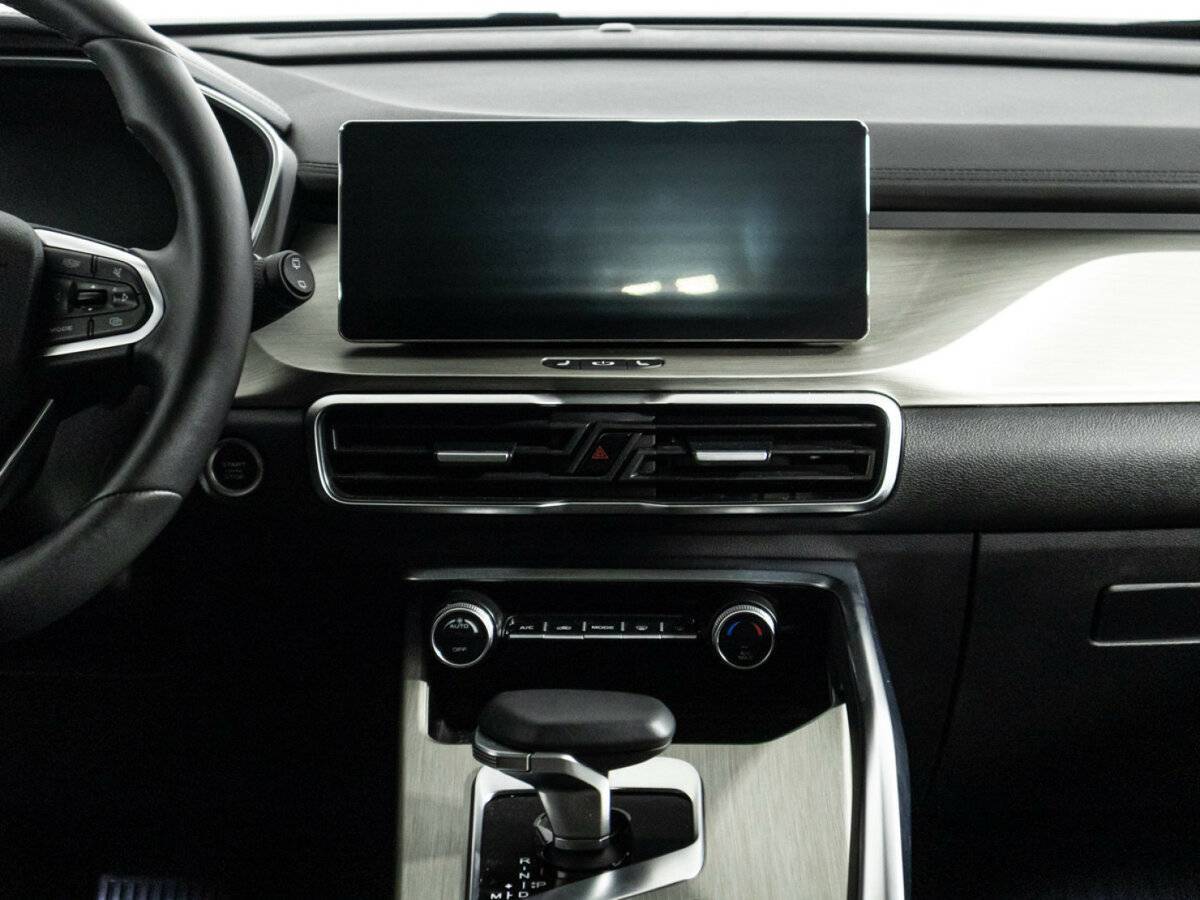 Geely Coolray с пробегом — 2023 год. Фото: #13