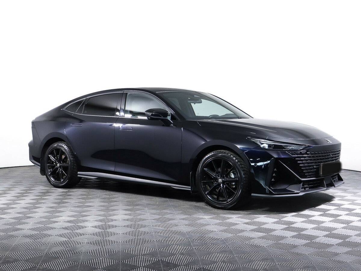 Changan UNI-V с пробегом — 2023 год. Фото: #2