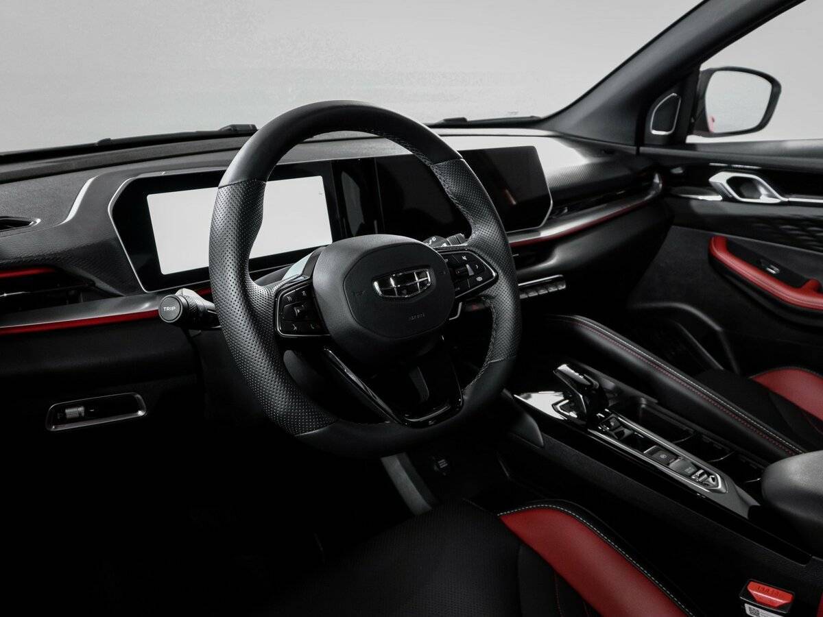 Geely Coolray с пробегом — 2024 год. Фото: #13