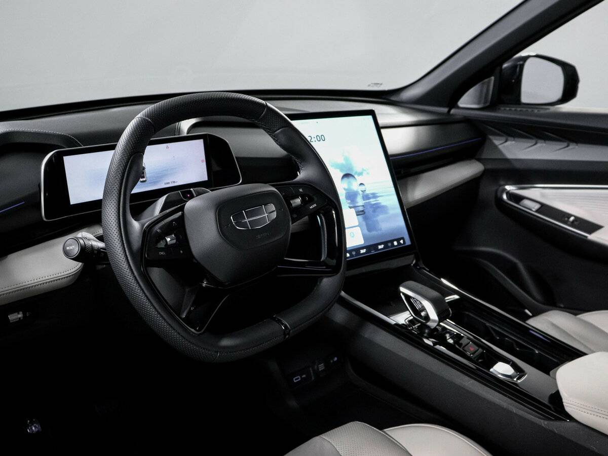 Geely Atlas с пробегом — 2023 год. Фото: #13