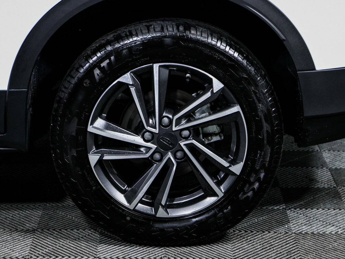 Geely Coolray с пробегом — 2023 год. Фото: #14