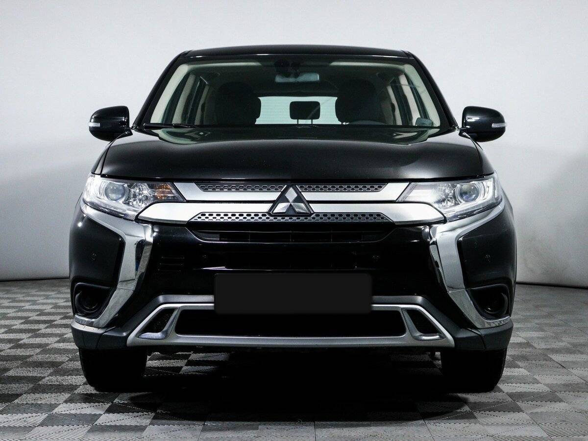 Mitsubishi Outlander с пробегом — 2019 год. Фото: #1