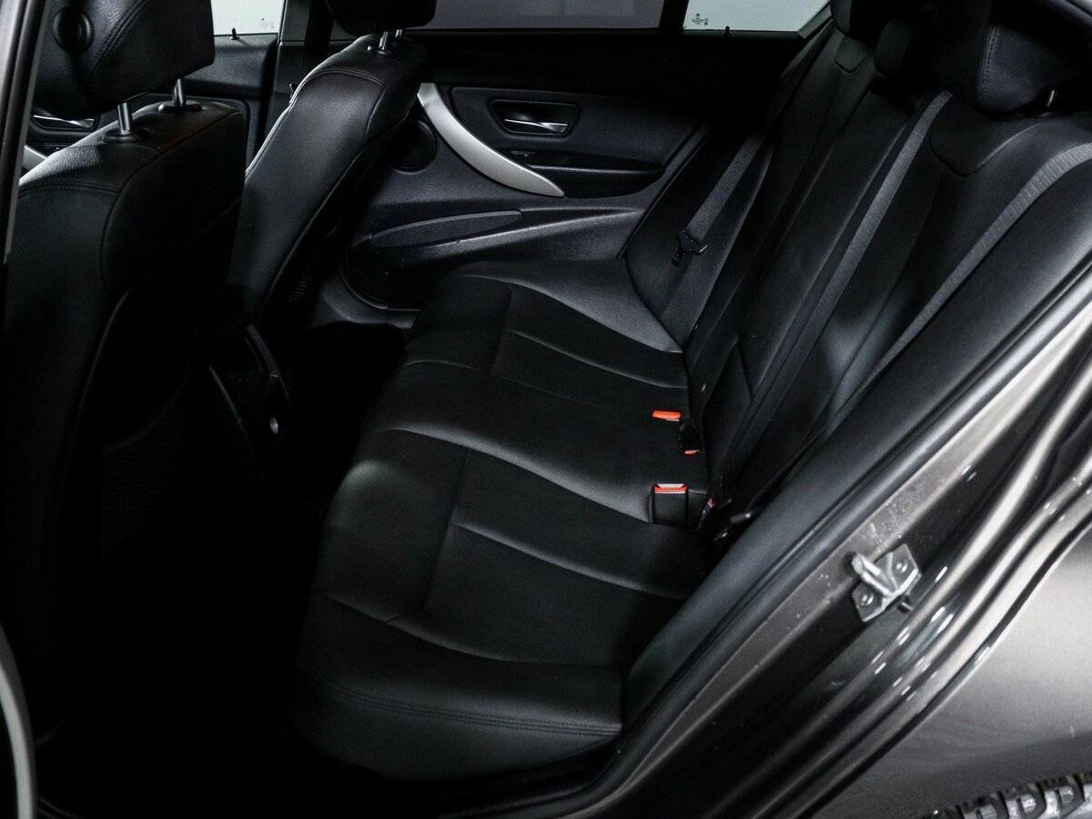 BMW 3 серии с пробегом — 2014 год. Фото: #9